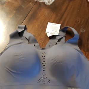 brand new Victoria's secret sports bra. 38D
